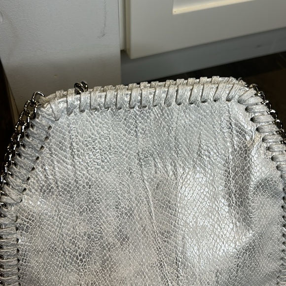 INZI Chain Border Silver Faux Leather Snakeskin pattern Purse - Picture 13 of 16